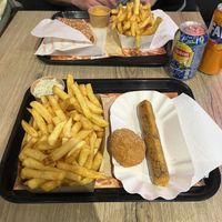 Back: Chick’n burger, small portion of fries & andalouse sauce. Front: Cheese croquette, viandel, medium portion of fries & homemade tartare.   at Pepas Vegan Frituur in Leuven
