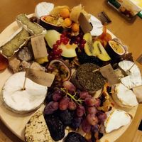 Vegan cheese plate for 3 at De Kaaspoort in Schoten
