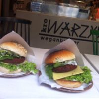sehr gute Burger. at Krowarzywa - Hoza in Warsaw