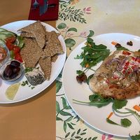 Flamkuchen en raw crackers met cashew cheese  at Veggies on Fire in The Hague