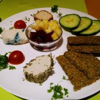 Voorgerechtje met notenkaas at Veggies on Fire in The Hague