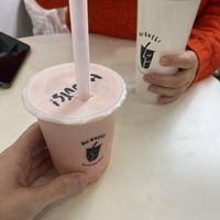 Cranberry and coconut bubble tea with non diary cream was amazing!   at HiGuys盖市茶饮 in Nottingham