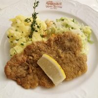 Schnitzel mit Wirsinggemüse und Kartoffelstampf at Die Weinstube Nachhaltig Geniessen in Zeltingen