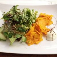 Fast wie Lachs an Salat at Die Weinstube Nachhaltig Geniessen in Zeltingen