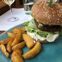burger nicolay with potatos  at Die Weinstube Nachhaltig Geniessen in Zeltingen
