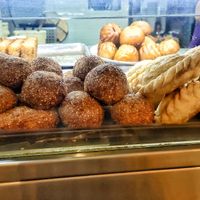 Vegan sesame balls, fried buns, curry puff, carrot cake etc at SIN - Yin Sun Snack - T1 in East Singapore