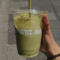 Matchacate: predomina el sabor del plátano, a mi parecer no sabe tanto ni a matcha ni a aguacate pero está bueno. at Mora Mora Colima   in Mexico City