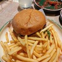 Smashed burger + patatine at Neat Burger - Merlata Bloom in Milan