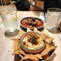 Polpette col sugo e pita chips con hummus at Neat Burger - Merlata Bloom in Milan