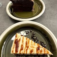 Chocolate cake and cheesecake (vegan and gluten-free) at Okashi Valencia in Valencia