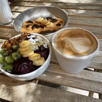 Açaí bowl, peanut butter toast, flat white   at Jardim Natural Food in Sao Miguel
