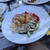 summer bowl with crispy tofu at Sous le Pont in Bern