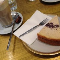 Poppyseed-Cheesecake (vegan) at Banyan in Cologne