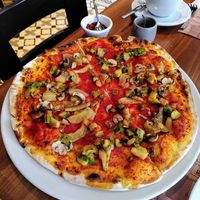pizza La Granja (vegan, ask without mozzarella) at Osteria Del Porto in Lima