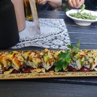 Veggie rolls and edamame in the back at Ramen Makotoya Graz in Graz