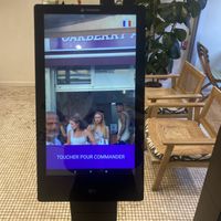   at Oakberry in Paris