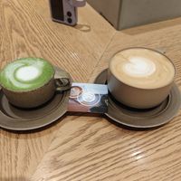 Matcha oat latte (ask) and oat latte at Verve Coffee Roasters - Yoyogi in Tokyo