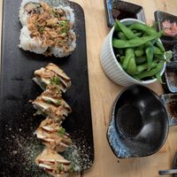 Flamed 'beef', crunchy chili "chikn' and edamame at NORI | Vegan Sushi - Wok in Rotterdam