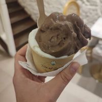 chocolate and cashew ice cream #Veganuary at Isle of Gelato - Ella in Ella