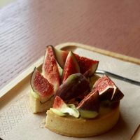 Fig anf lemonad cream tartlett at Julietta Pastry and Lab in Rome