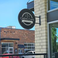 Signage at Crepe Cafe Sisters in Spokane