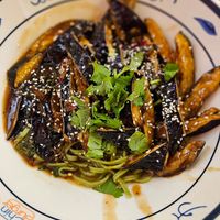 Spinach noodles with eggplant at Chin Burger 秦堡 in Cologne