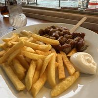 Vegan Currywurst, fries and vegan mayo  at Curry 32 - Kiosk in Berlin