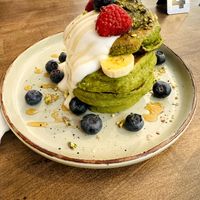 Matcha pancakes at Berguna Gluten Free in Valencia