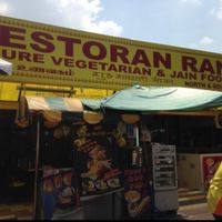 located in row of shops/restaurants opposite entrance to caves at Rani in Batu Caves