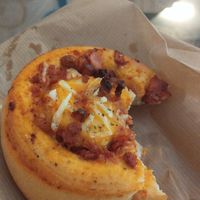 Pizza roll de vacon y noqueso at Kēks  in Mallorca