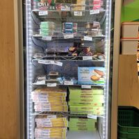 Vegan pizzas, ice-cream, and cake at Sunkost Gunerius in Oslo