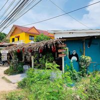 Outside at Qing's 青.面坊 in Koh Lanta