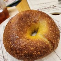 Vegetable cracker bagel at Rainbow Crust in Busan