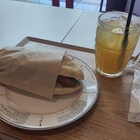 Vegan Bánh mì

With drink at Bánh mì Bà Ba Kawagoe - バインミーバーバー川越店 in Kawagoe