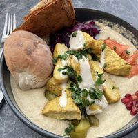 Vegan Shawarma Bowl  at The Hummus Bar in Hamburg