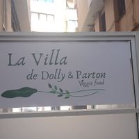 Their sign at La Villa de Dolly & Parton in Algeciras