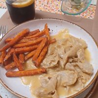 "Chicken" with fries. at La Villa de Dolly & Parton in Algeciras