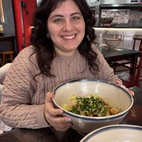 Per farvi capire la dimensione della bowl!  at Shangzhai Leizhali Noodle Restaurant - 尚寨嫽扎咧面馆(钟楼店) in Xian