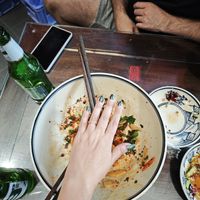 Size of the noodle bowl and my hand for reference at Shangzhai Leizhali Noodle Restaurant - 尚寨嫽扎咧面馆(钟楼店) in Xian