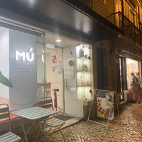 Store front at night  at Mú  in Lisbon