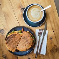 Panini Vegan und Hafer-Cappuccino at Signcafe in Cologne