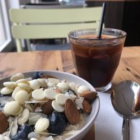 Overnightoats und Cold Brew  at Signcafe in Cologne