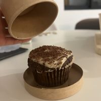 Veganer Schokumuffin mit Cremfüllung  at Veganaria in Ponta Do Sol