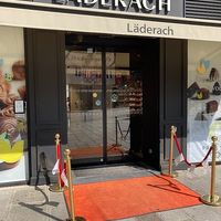  at Läderach in Paris