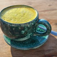 Gold latte at Café Blue Wave in Anza