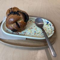 Brioche au sésame noir : un délice !  at Nuts! in Lille