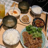 Vegan meat set (bottom) and Banzai set (top) at Silver Backs Cafe in Kyoto