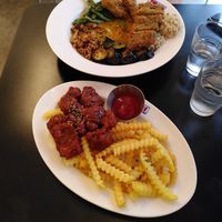 Curry and fried chicken at Yella in Gyeongju-si