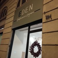 Entrance at E'den in Turin
