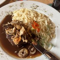 Zwiebelrostbraten mit Spätzle  at Naturgasthof Und Ölmühle Hirzwald in Triberg Im Schwarzwald